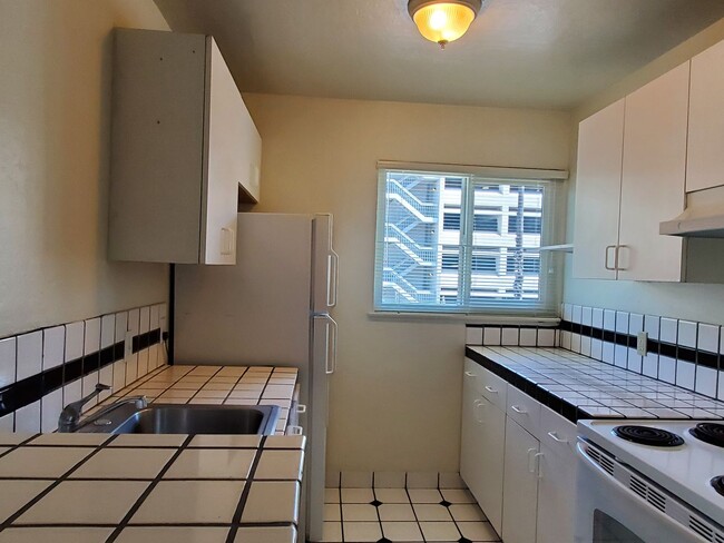 Photo - 357 S 4th St Unidad 06