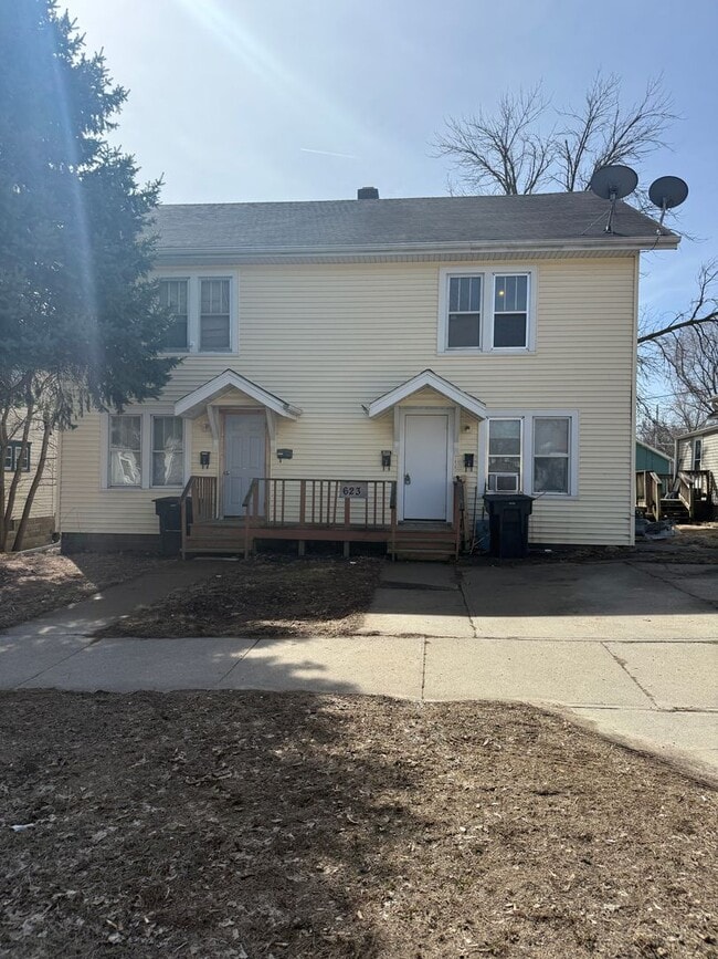 Building Photo - 623 W Main St Unit 4