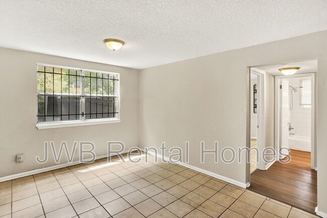 Photo - 1580 W 19th St Unit #2