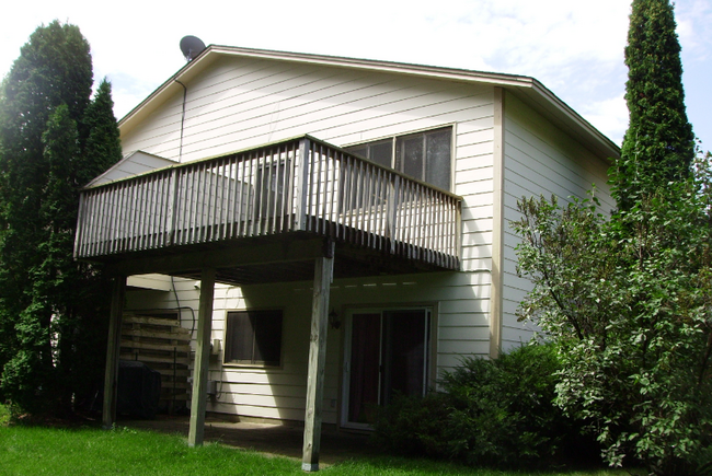 Building Photo - 6668 Kara Dr Rental