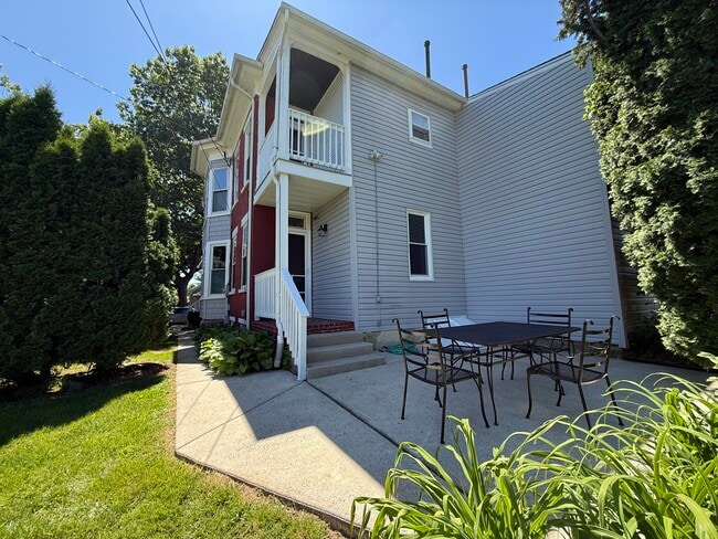 Photo - 707 Oley St