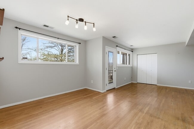 Photo - 521 Epsom Rd