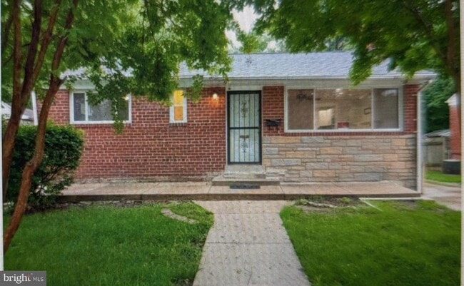 Building Photo - 1937 Lebanon St Rental