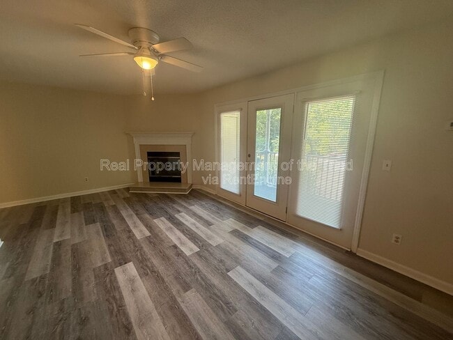 5930 W Friendly Ave Unit H