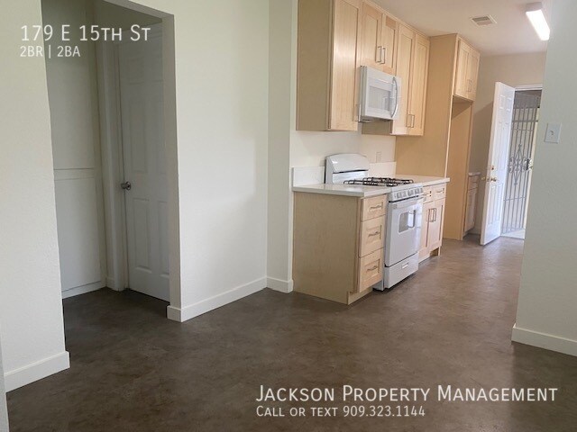 Photo - 179 E 15th St