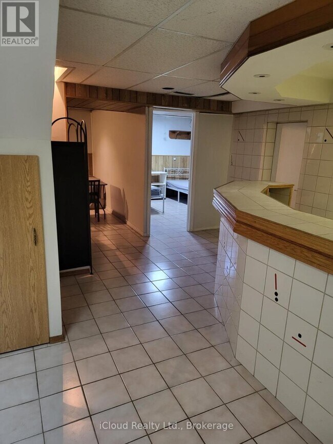 Photo - 2498 Privet Crescent