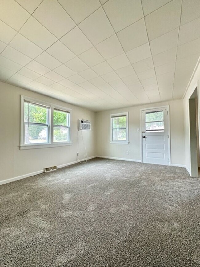 Photo - 1128 St George St