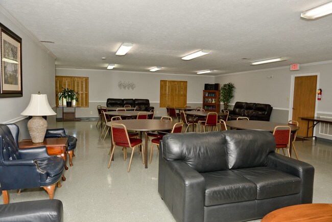 Photo - Farhill Lake Apartments