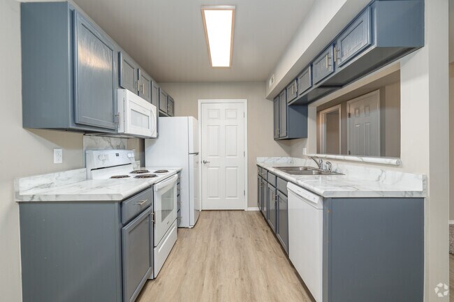 3BR, 2BA - 1130SF - Kitchen
