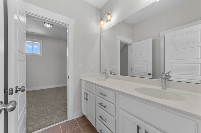 Photo - 288 Cottage Way