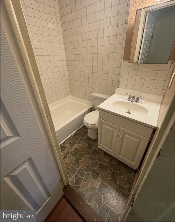 Photo - 2148 N Newkirk St