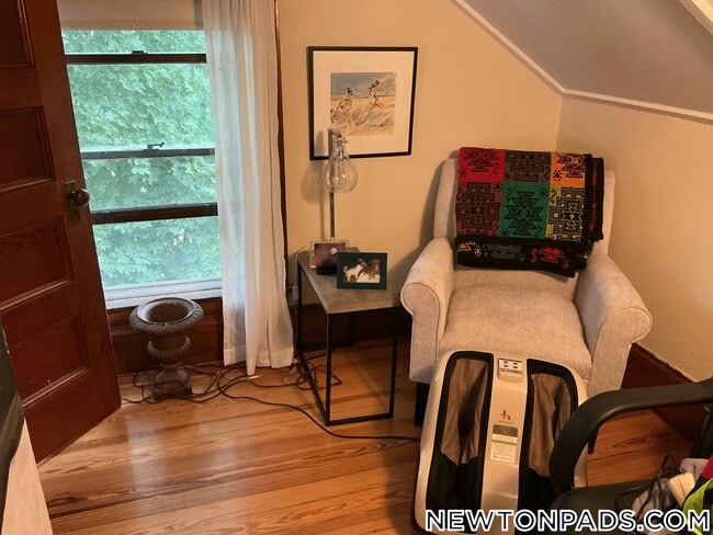 Building Photo - 29 Newtonville Ave Rental