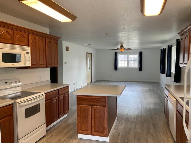 Photo - 107 N Rufus St