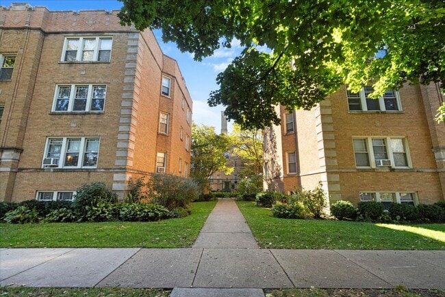 Photo - Large One Bedroom in Andersonville Unit 29-2B