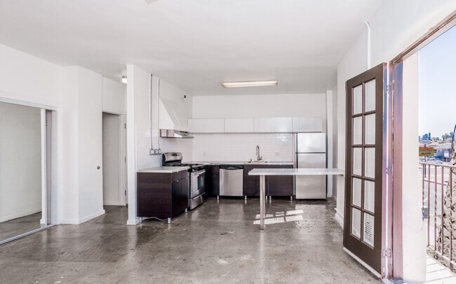 1BR, 1BA - 526-643 SF