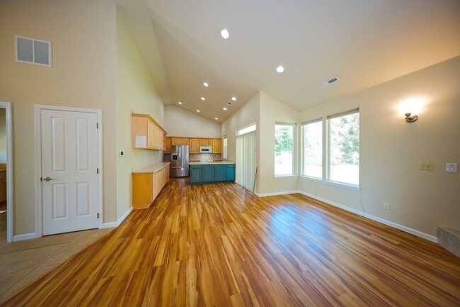 Photo - 716 N Vercler Rd