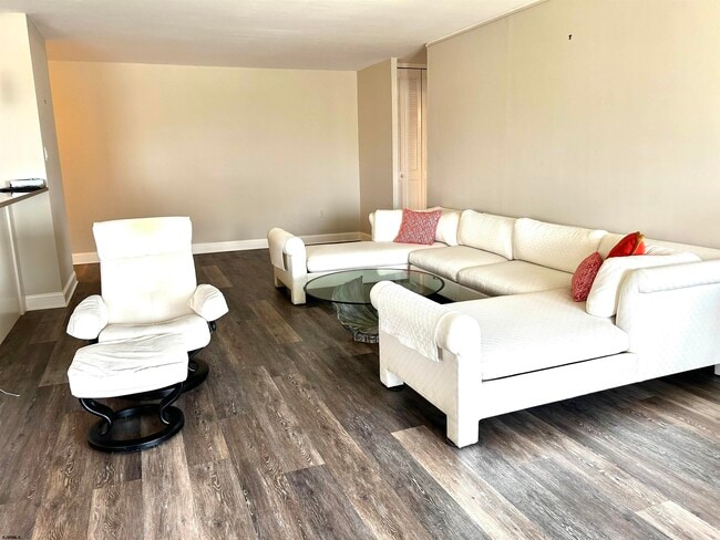 Photo - 101 S Plaza Pl Unidad 1207