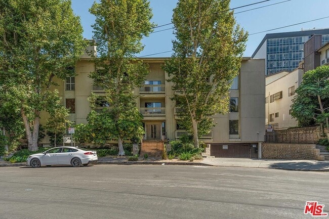 Front View - 16022 Moorpark St Unit 203