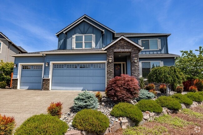 Building Photo - Four Bedroom Home + Bonus & Den in Gated C...