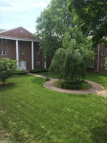 Colonial Arms Apartments