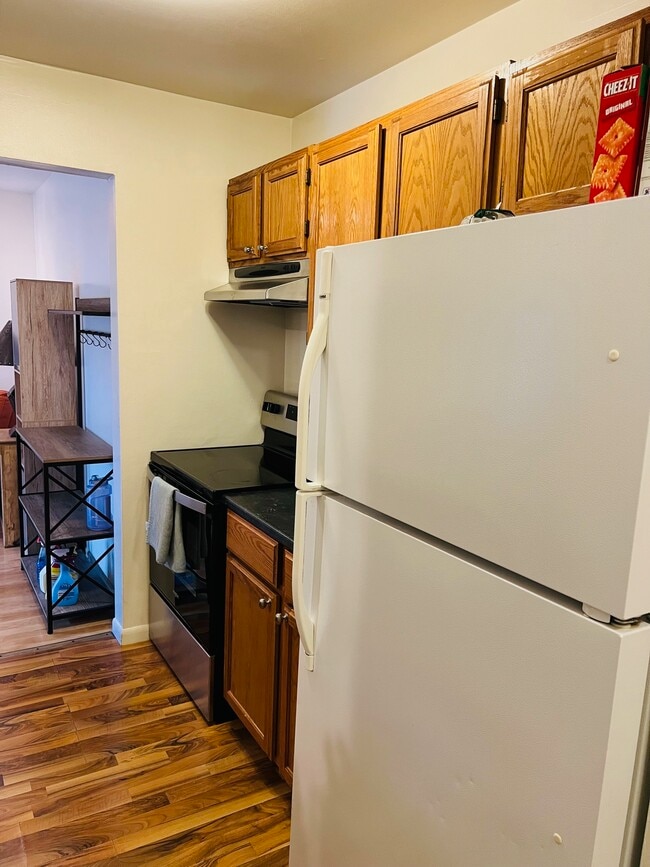 Vista de la cocina desde la entrada - 653 Swan Dr Unidad 1B