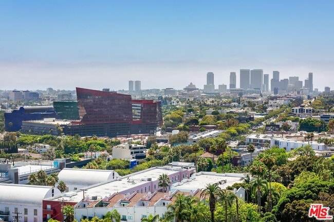 Photo - 1100 Alta Loma Rd Unidad 1502