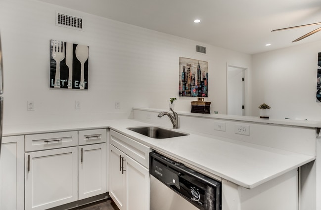 Photo - 4919 San Jacinto