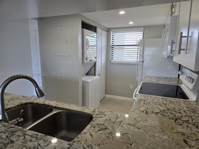 10290 NW 9th St Cir Unidad 409