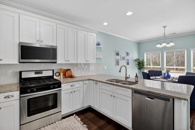 Photo - 1694 Sparkleberry Ln