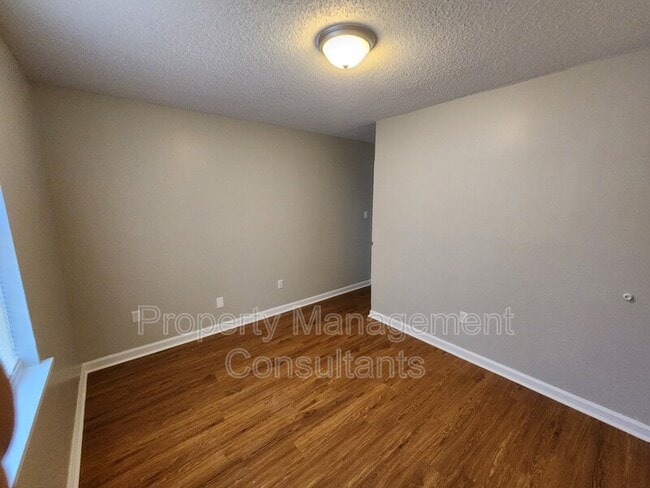 Photo - 403 Austin Ave