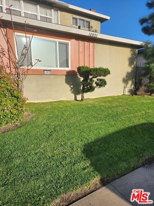 Building Photo - 10930 Crenshaw Blvd Rental