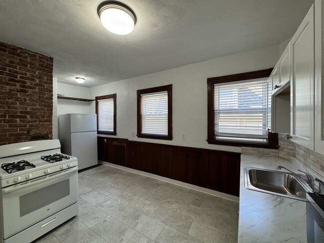 37 Columbus Ave Unit 2