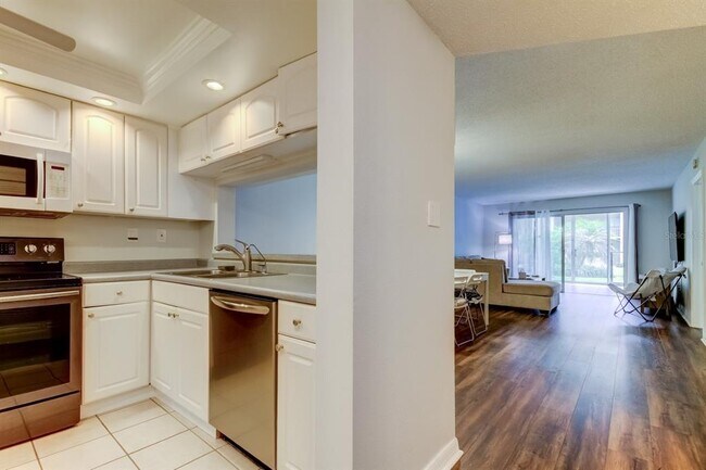 Photo - 90 S Highland Ave Unidad 112