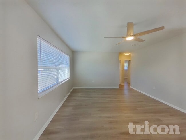 Photo - 10887 111th Pl N