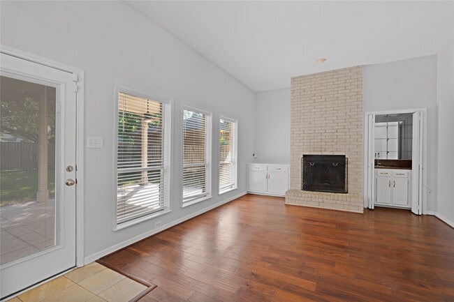 Photo - 15414 Willow River Dr