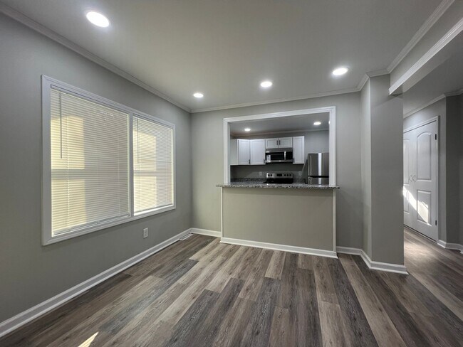 Photo - MOVE-IN READY! *HOLIDAY MOVE-IN SPECIAL $500 off the first full months rent if lease signed by 1/...