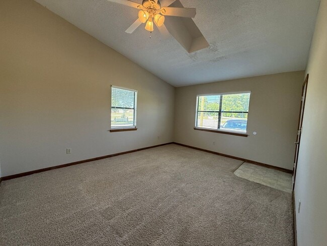 Photo - 102 Pete Jones Dr Unit B
