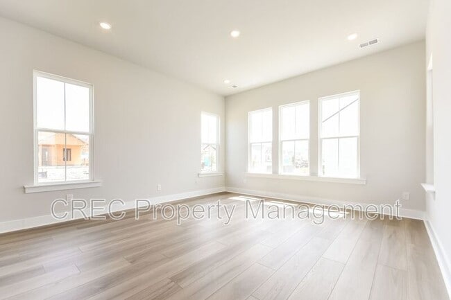 Photo - 1205 Carnes Xing Blvd