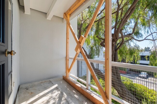 Photo - Sunny South-Facing Watergate Studio! Unit E341