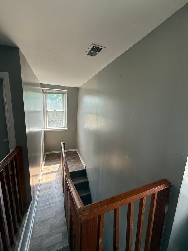 Photo - 336 W 8th St Unit Apt. B