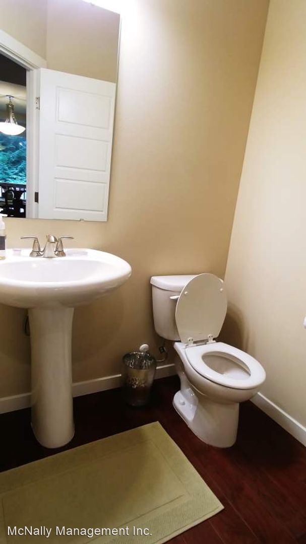 Photo - 4 br, 2.5 bath House - 6024 77th Ave W