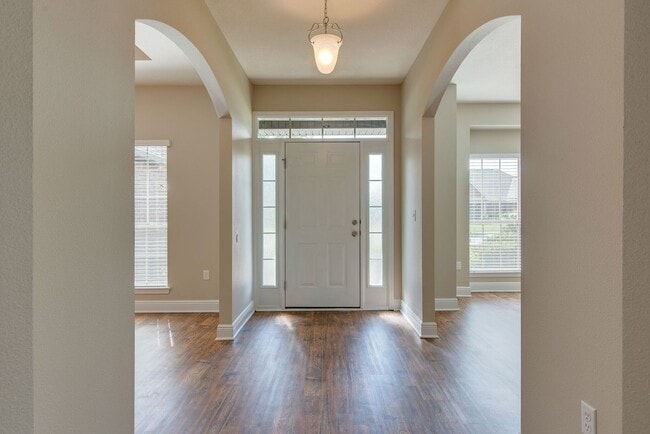 Photo - Spacious 4-Bedroom Home - Winners Gait