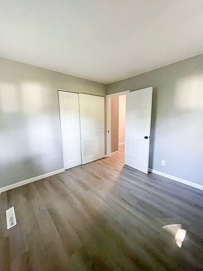 Photo - Charming 3-Bedroom Single-Family with New ...