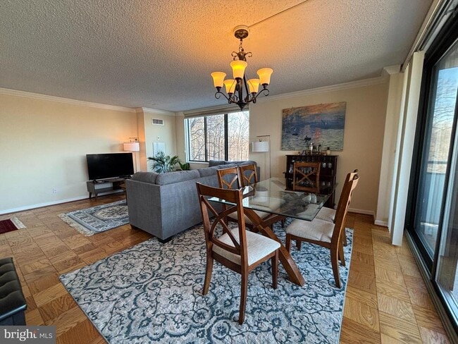 Photo - 5225 Pooks Hill Rd Unit 528N