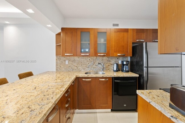 Photo - 100 Lincoln Rd Unit 543