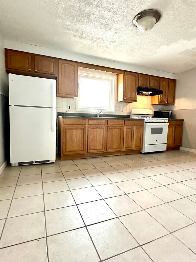 57 Whittenton St Apartments Taunton, MA