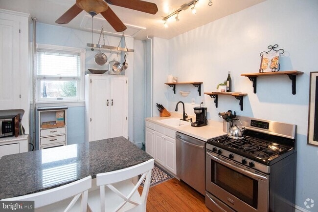 Building Photo - 183 Decatur St Rental
