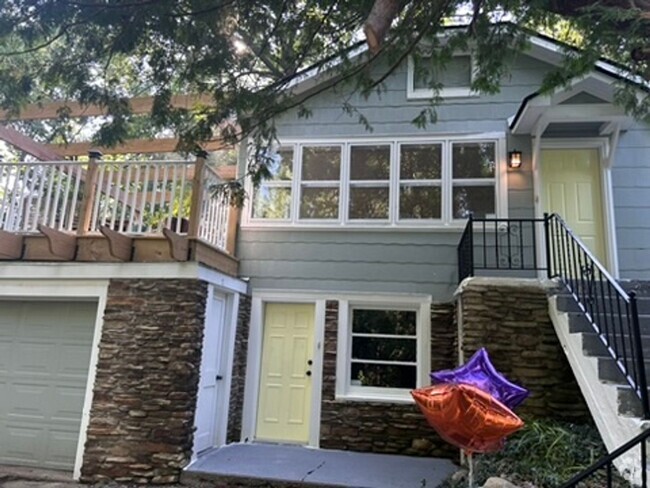 Building Photo - Cute 2 Bedroom Home in West Bloomfield