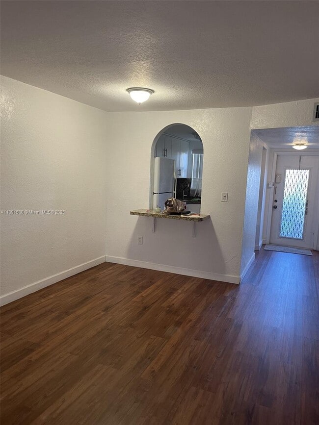 Building Photo - 8515 Sunrise Lakes Blvd Unit 103