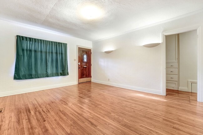 Photo - Charming Apartment in Venice Unidad 706 6th Ave  A